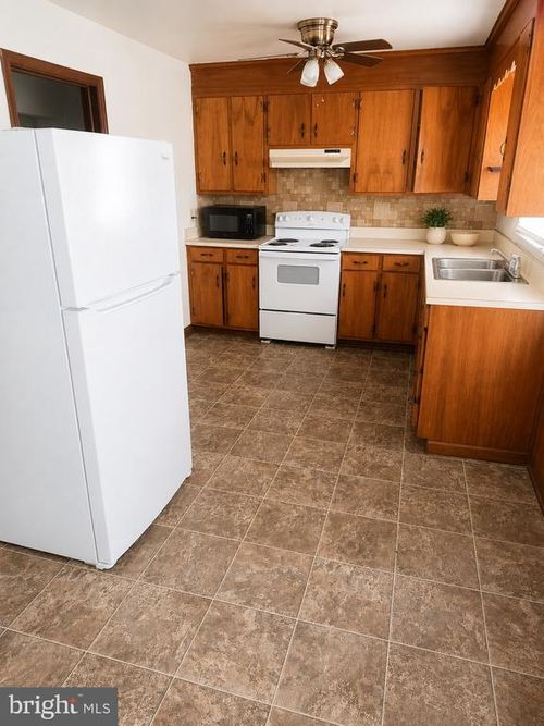 409 Market Avenue, WAYNESBORO, VA, 22980 | Card Image