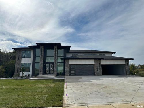 24029 185th St, Bettendorf, IA, 52722 | Card Image