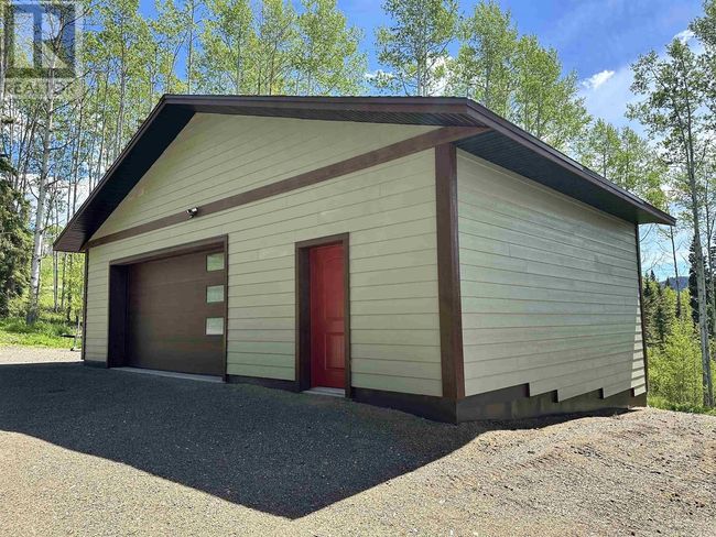 8396 Rainbow Country Road, House other with 3 bedrooms, 3 bathrooms and null parking in Bridge Lake BC | Image 13