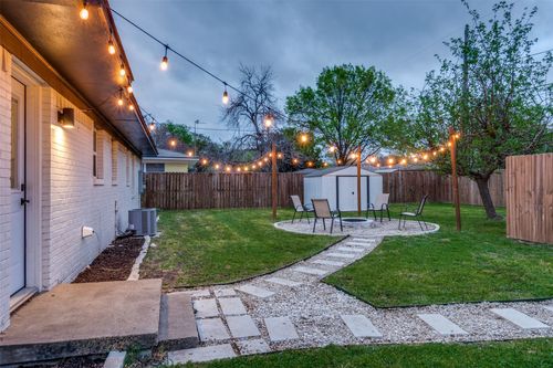 627 W Belt Line Rd, Richardson, TX, 75080-6114 | Card Image
