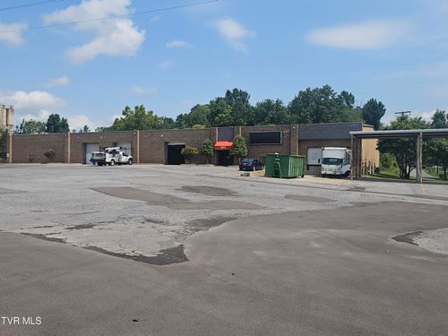 1551 S Wilcox Dr, Kingsport, TN, 37660-5461 | Card Image