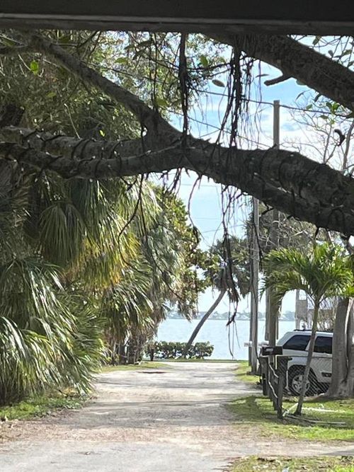 2172 Ne Poinciana Ter, Jensen Beach, FL, 34957-4522 | Card Image