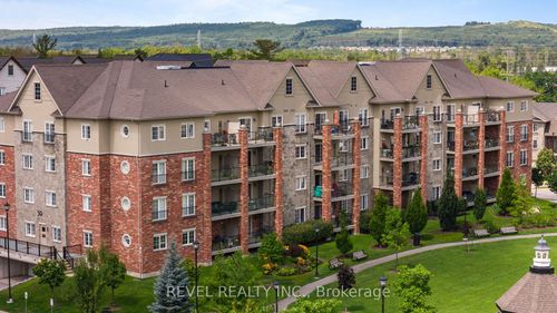 106-39 Ferndale Dr S, Barrie, ON, L4N5T5 | Card Image