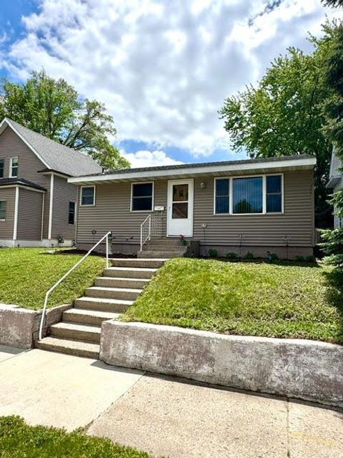 206 Elm Ave Se, Montgomery, MN, 56069-1631 | Card Image