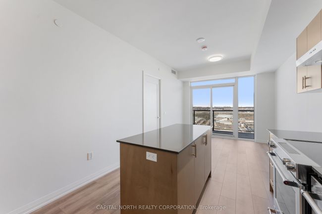 2008 - 8960 Jane St, Condo with 2 bedrooms, 2 bathrooms and 1 parking in Concord ON | Image 7