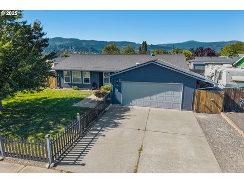 3196 Midway Rd, Hood River, OR, 97031-9499 | Card Image
