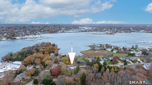 105 Old North Rd, Mystic, CT, 06355-3288 | Card Image