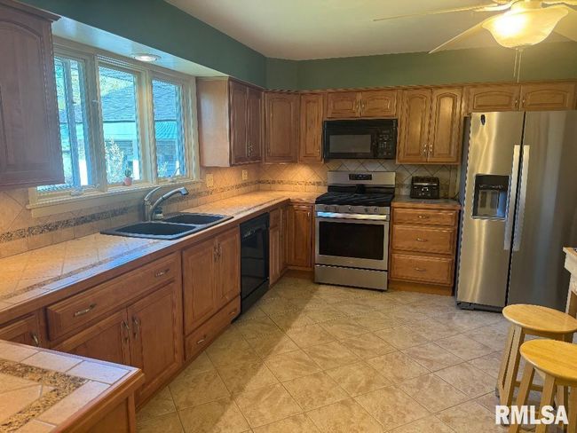 1345 W Woodside Dr, House other with 3 bedrooms, 3 bathrooms and null parking in Dunlap IL | Image 20
