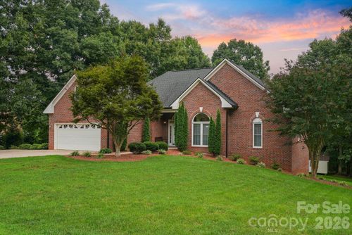 11 Greenway Dr, Granite Falls, NC, 28630-8655 | Card Image
