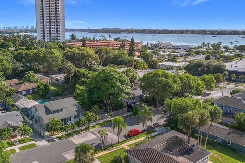 421 51st St, West Palm Beach, FL, 33407-2715 | Card Image