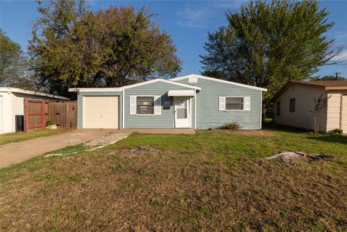 7109 Dogwood Park Dr, Richland Hills, TX, 76118-6434 | Card Image