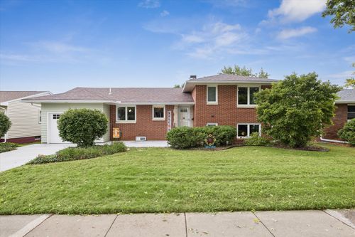 1001 12th St, De Witt, IA, 52742-1029 | Card Image
