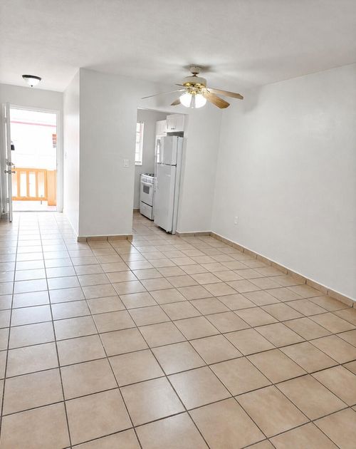 205-4655 Palm Ave, Hialeah, FL, 33012-4058 | Card Image