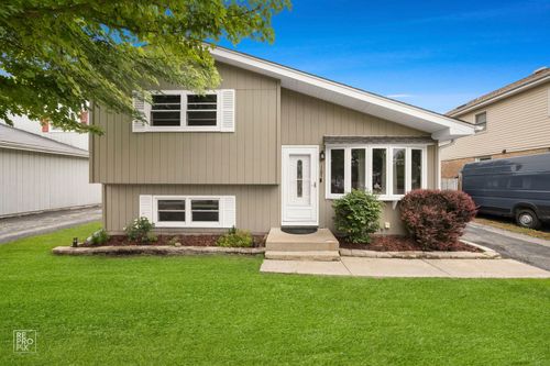 167 Ridgewood Ave, Bensenville, IL, 60106-2036 | Card Image