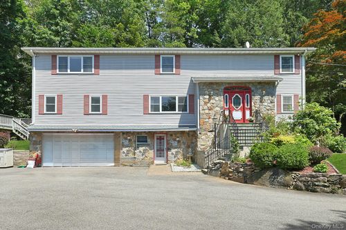 49 Nanny Hagen Rd, Thornwood, NY, 10594-2103 | Card Image