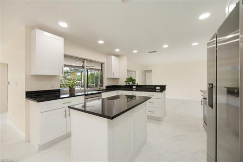 2232 Longboat Dr, NAPLES, FL, 34104-3326 | Card Image