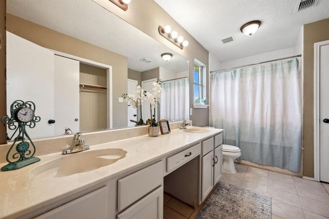 Primary Bedroom Bathroom | Image 15