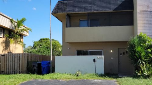 609 Sw 79th Ter, North Lauderdale, FL, 33068-2105 | Card Image