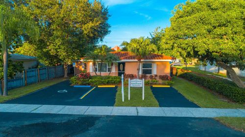 18 Ne 2nd Ave, Dania Beach, FL, 33004-4807 | Card Image