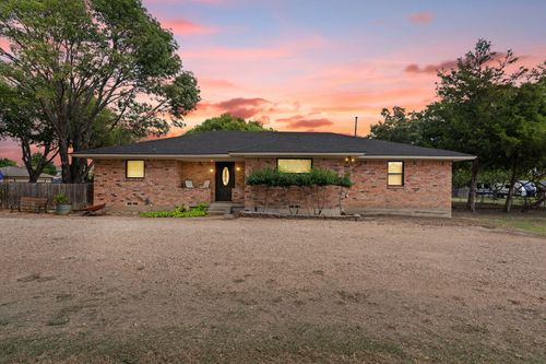 804 Lark Ln, Oak Leaf, TX, 75154-3839 | Card Image