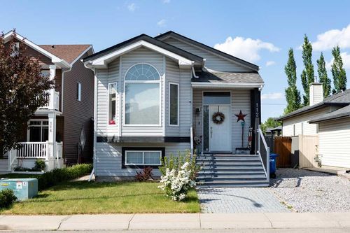 112 Woodside Circle Nw, Airdrie, AB, T4B2J8 | Card Image