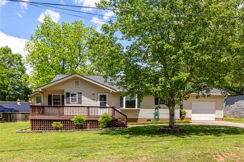 114 Augusta St, Easley, SC, 29640-2016 | Card Image