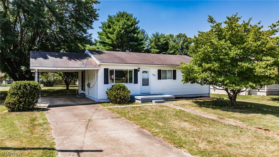 16th St, Vienna, WV 26105