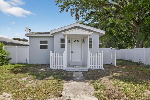 8711 N Boulevard St, Tampa, FL, 33604 | Card Image