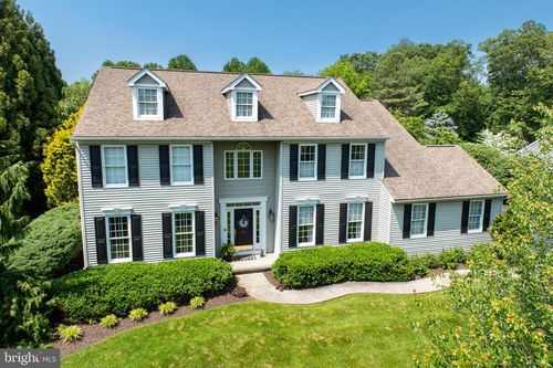 55 N Iroquois Ln, CHESTER SPRINGS, PA, 19425-2929 | Card Image