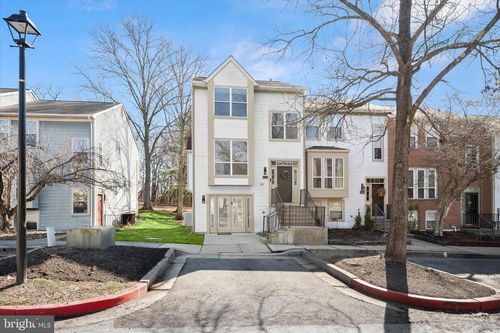 8106 Wooded Glen Ct, ELLICOTT CITY, MD, 21043-6940 | Card Image