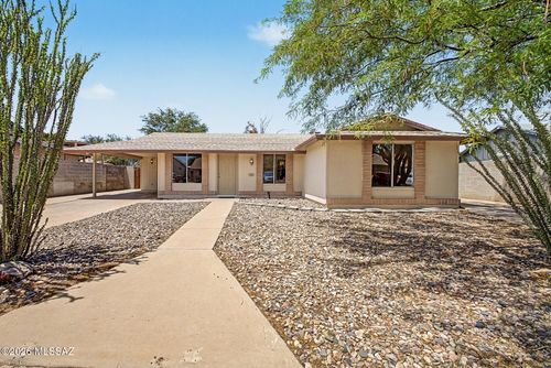 2520 W Vereda Felicidad, Tucson, AZ, 85746-8052 | Card Image