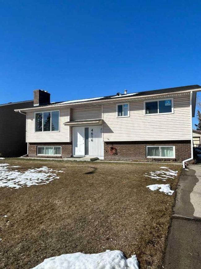 4616 Rundleville Drive Ne, Home with 5 bedrooms, 2 bathrooms and 6 parking in Calgary AB | Image 2