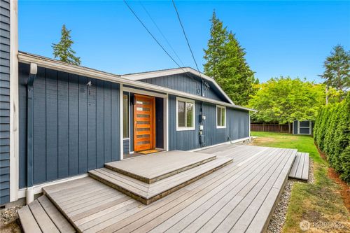10818 31st Ave Sw, Seattle, WA, 98146-1703 | Card Image
