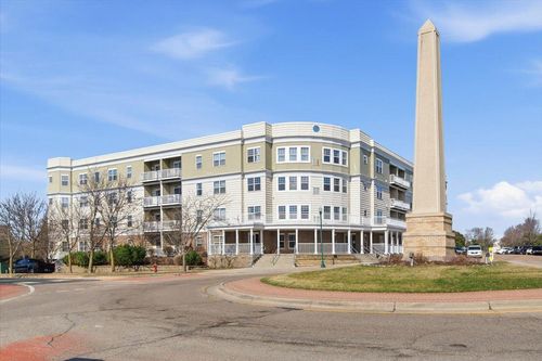 apt-212-114200 Hundertmark Rd, Chaska, MN, 55318-4560 | Card Image