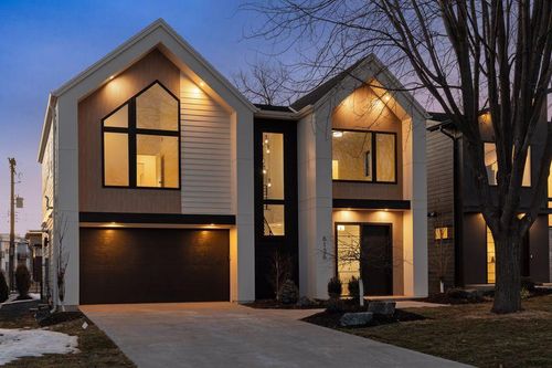 6136 Oaklawn Ave, Edina, MN, 55424-1924 | Card Image