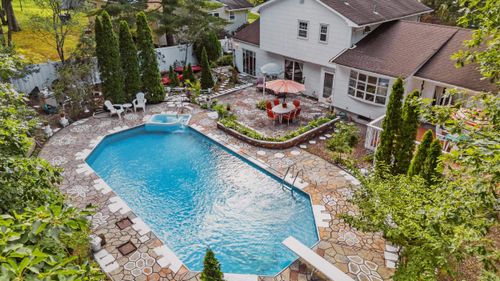 27 Squire Ct, Toms River, NJ, 08753-2218 | Card Image