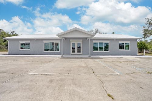 3248 Commercial Way, SPRING HILL, FL, 34606-2613 | Card Image