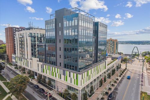 ph-111 Worsley St, Barrie, ON, L4M0J5 | Card Image