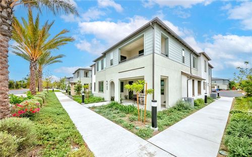 5000 Clementine Ln, Cypress, CA, 90630-4575 | Card Image