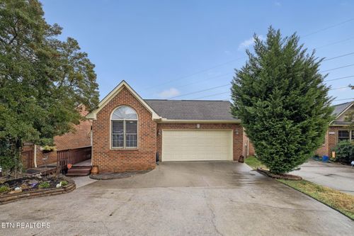 8414 Woodbend Tr, Knoxville, TN, 37919 | Card Image