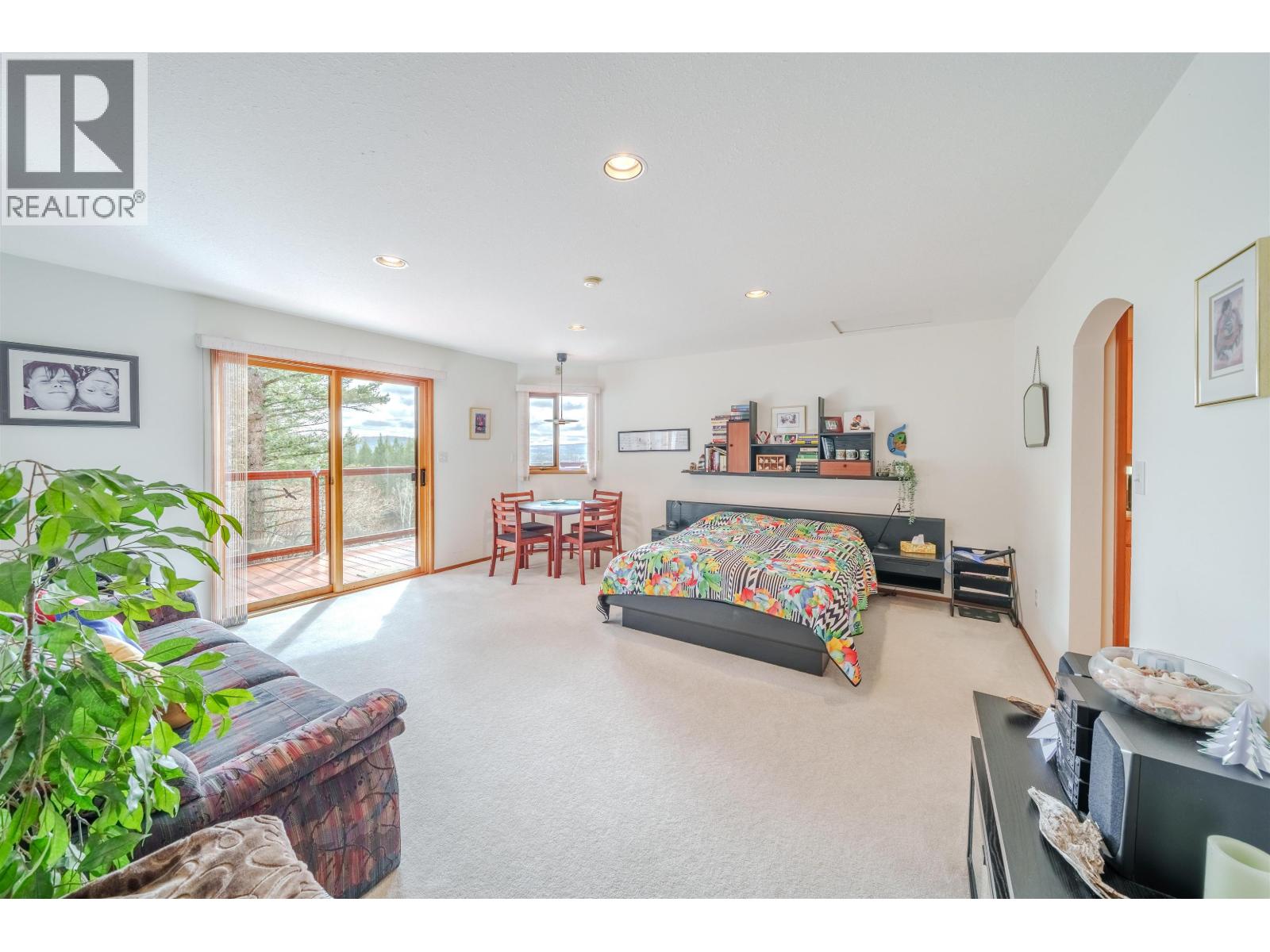Residential in Horse Lake 4