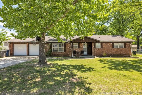 1331 S 76th East Ave, Tulsa, OK, 74112-6731 | Card Image