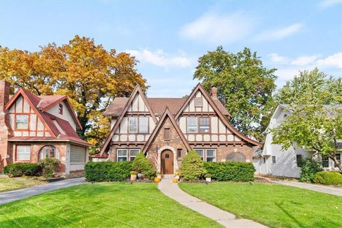 1212 W 72nd St, Kansas City, MO, 64114-1240 | Card Image