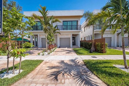 1334 Ne 16th Ter, Fort Lauderdale, FL, 33304-1818 | Card Image