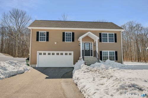 52 Carol Dr, Uncasville, CT, 06382-2008 | Card Image