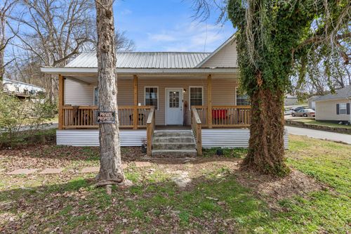 403 Victoria St, Pulaski, TN, 38478-3025 | Card Image