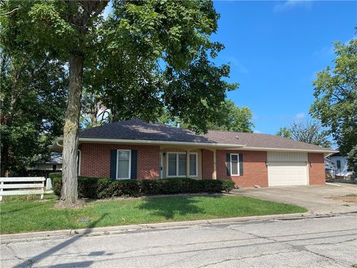 856 11th St, Charleston, IL, 61920-2839 | Card Image