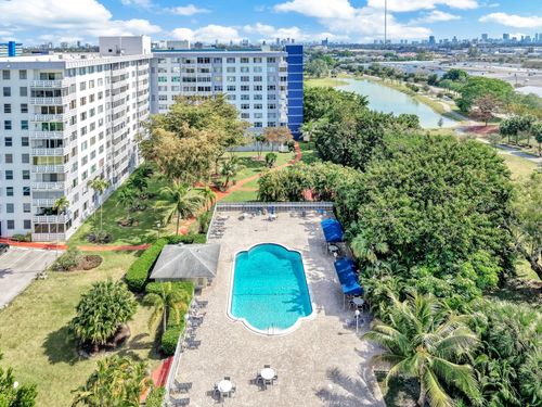 apt-605a-4400 Hillcrest Dr, Hollywood, FL, 33021-7928 | Card Image