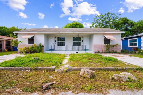 1-131 W 35th St, Riviera Beach, FL, 33404-2200 | Card Image