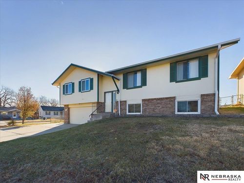 5301 W Olympic Circle, Lincoln, NE, 68524 | Card Image